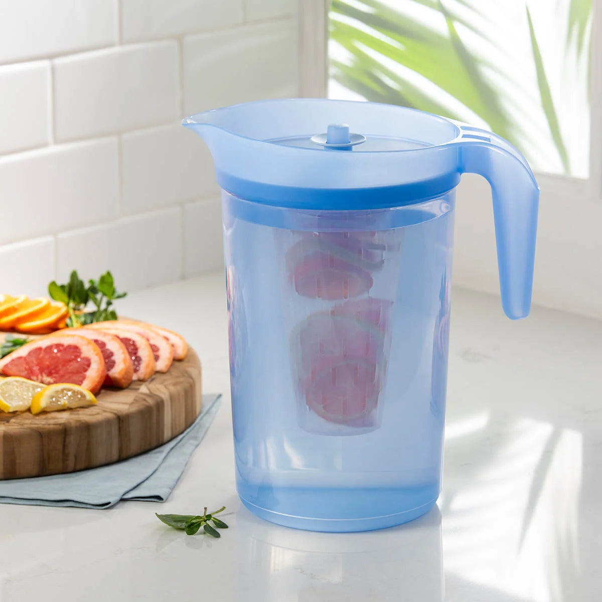 Tupperware® Ilumina 1-Gallon Pitcher with Infuser | 1 Gal / 3.8 L